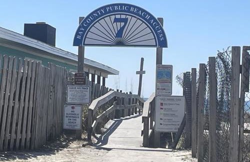 Gorgeous coastal dog-friendly home with plenty of space and close to everything - Foto 33