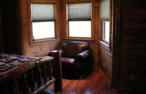 Rustic Log Cabin For a Group Getaway near Lake Cumberland in Kentucky - Foto 21
