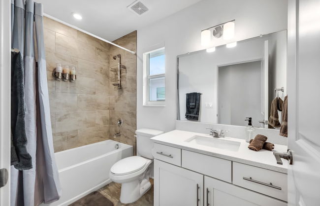 Luxury Home w Heated Pool, Gym, Playground & More! - Foto 24