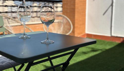 Dúplex céntrico con terraza y parking gratuito - Foto 4