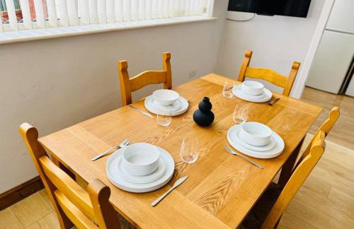 Professional 4BR House - Lace Market, Uni, QMC, City Centre & M1 - Sleeps 8 - Foto 11