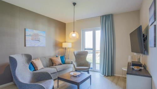 Boddenluemmel in der Seefahrtschule - Foto 1