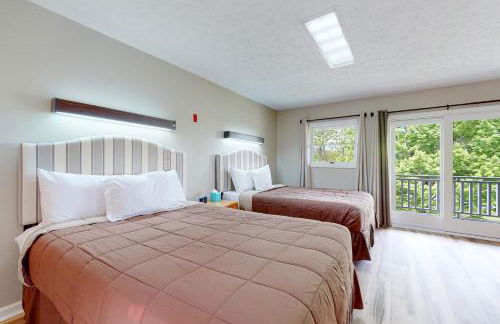 Relaxing Studio Sleeps 4 Near Golf & Douglas Lake - Foto 1