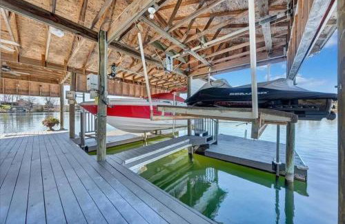 6 BD Smith Mountain Lakefront Escape sunset - Foto 25