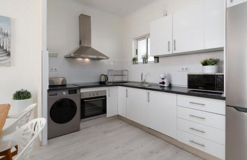 Stunning Beachfront apartment with Sea Views - Foto 6