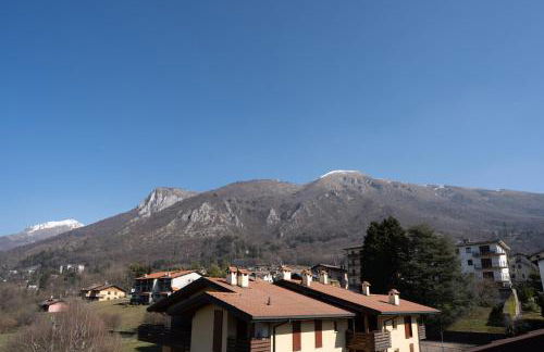 Spacious mountain view attic apartment - Foto 16