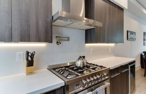 Luxury Modern 4 Bedroom 3 Bathroom Home with Rooftop Deck #2 - Photo 14