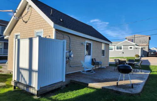 Beach Side Cottage in Narragansett - Photo 12