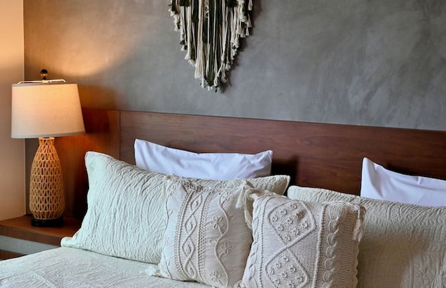 Sunset Kin Beach Apartments - Photo 12