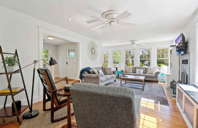 Ogunquit Village 4BR Walk to Beach, Dining & Town Center - Photo 25