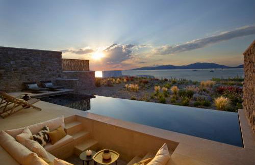 Bonzoe Suites & Villas - Photo 1