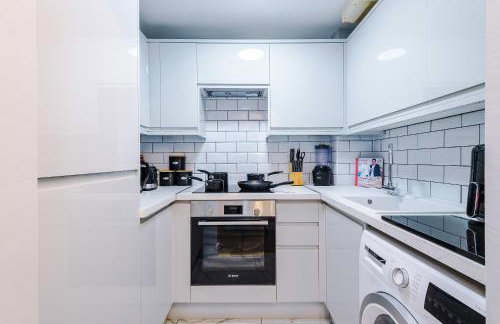 Long Stays Offers , New 2 Bed APT , Sleeps 3 , Wigan , Perfect for Relocations , Contractors , Families - Photo 25