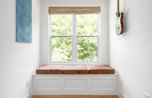 Peaceful & Spacious Modern Home - Lake Views! - Foto 26