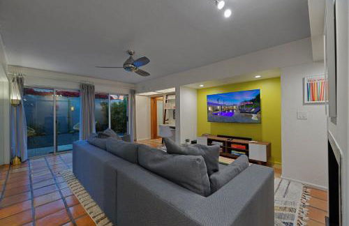 The Ricardo! Mid-Century Villa with Saltwater Pool - Foto 30