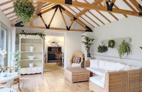 Shires Barn Farmhouse - Westbourne - Photo 43