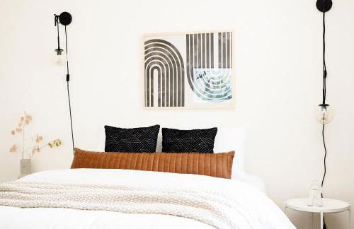 Modern Designer Cabin, Newly Renovated, EV Charger, Arcade, Kids Bunkbed, Minutes to Lake Arrowhead and Lake Gregory - Foto 35