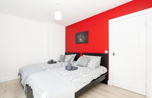 4Bed-House-2Bath-Free Parking-by Holiday Homes - Foto 10