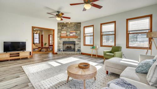 Elegant Pataskala Home with Hot Tub and Fire Pit! - Foto 3