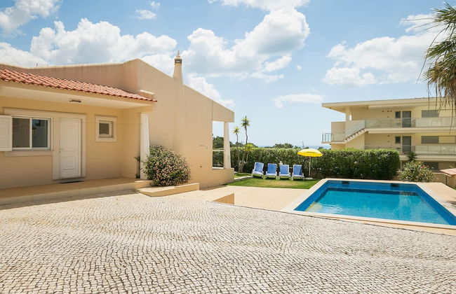 Lively Holiday Home in Albufeira With Private Pool 500m From the Beach - Foto 24