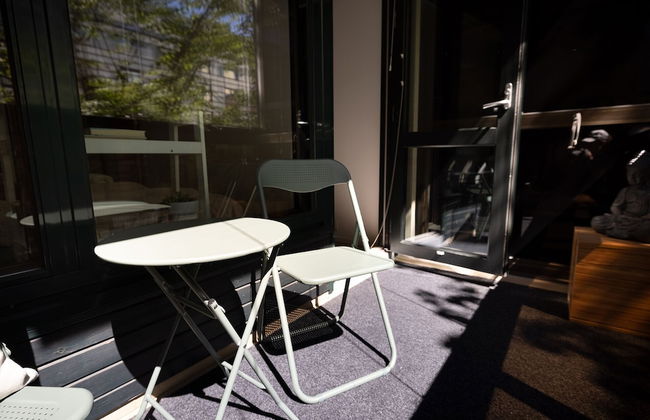 2ndhomes 2BR Center Apartment w Balcony - Foto 23