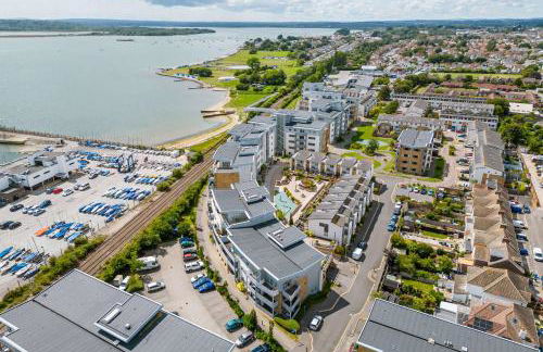 Island's Edge- Moments from Hamworthy Beach and Park - Photo 29