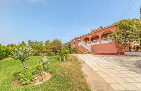 Gorgeous Home In Alhaurin De La Torre - Photo 17