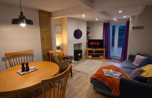 Stamford- Contractors -parking-pets - Foto 1