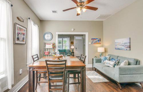 half Mi to Seawall! Family Home with Furnished Patio - Foto 5