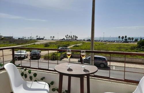 Carcavelos Surf Beach House - Photo 1