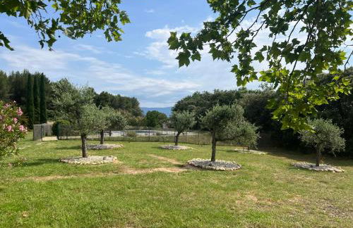 Proche Roussillon, La villa rouge Luberon, piscine chauffée, climatisation et vue Luberon - Foto 33