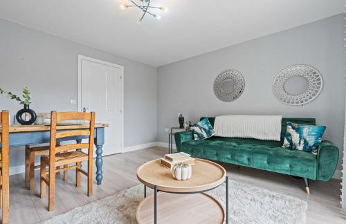 Charming House - Walking distance to Town Centre - Free Parking, Self-Check-In, Fast WiFi and Smart TV by Yoko Property - Photo 5