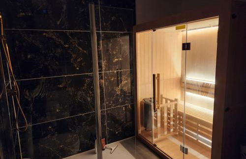 F2 de plein pied avec sauna, jardin et parking privé - proche gare et commerces - Photo 3