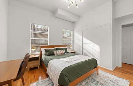 Modern Moroccan Villa w/ Firepit, BBQ + Game Room! - Foto 34