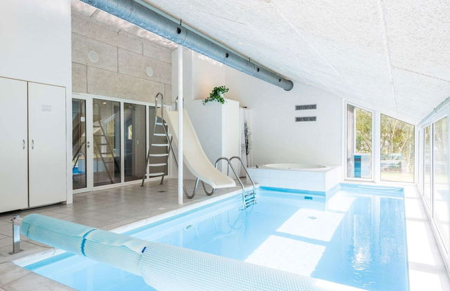 8 Person Holiday Home in Norre Nebel - Photo 2