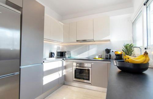 Delightful Penthouse - Photo 11