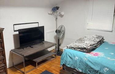 Buffalo 4BR Home 5 Beds, Near Airport & Downtown - Foto 37