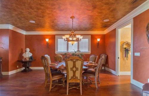 Large Mediterranean Oasis - Water Views & Pool - Photo 26