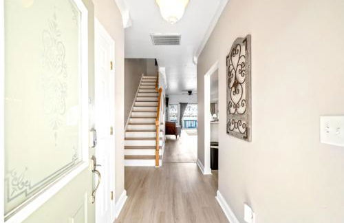 Sunset Serenity!!-Tropical Waterfront Oasis-Huge Private Patio-10Min to KingSt & Beaches - Foto 65