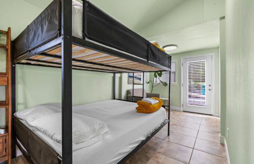 24 ppl! Hot Tubs, Pool, Firepits 3 Homes, Venue - Foto 6