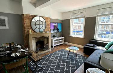 Canford Cliffs Apartment - Photo 1