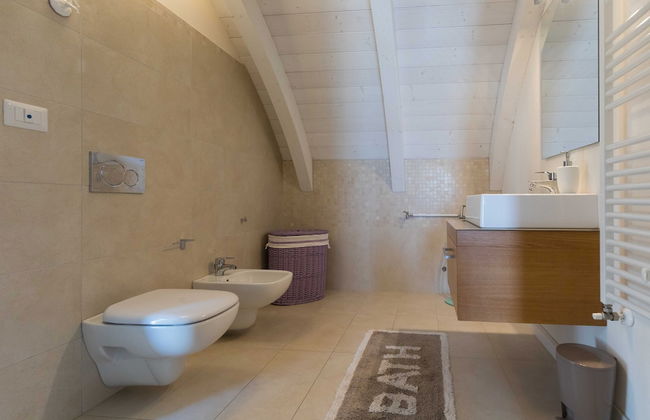 Tasso Apartments - Photo 21