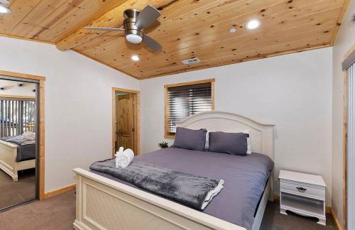 Stylish Elysian Big Bear Cabin w Enclosed backyard - Foto 28
