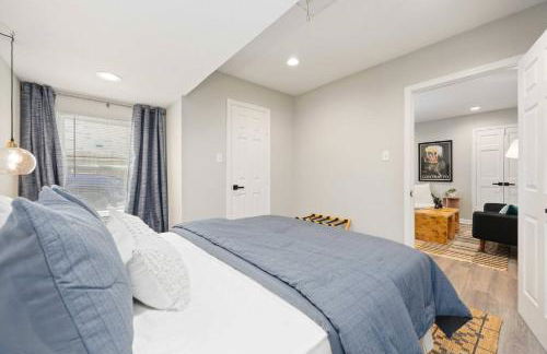 Steps from the Best of the Heights-Modern Comfort! - Foto 7