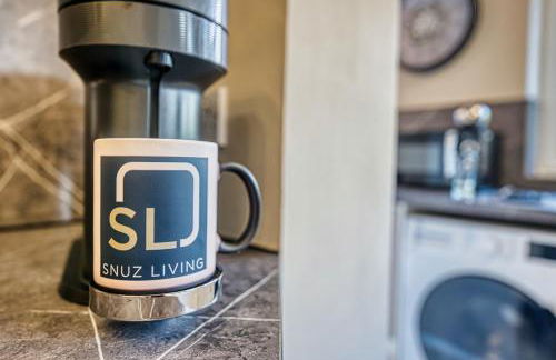 Elegant 5 Bed House - Sleeps 9, Central Solihull, NEC, JLR, HS2, Resorts World, Airport Business and Leisure Stays, - Foto 8