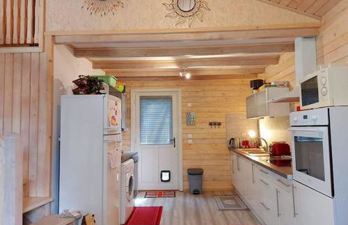 Chalet au milieu de la forêt avec lac à proximité - Foto 9