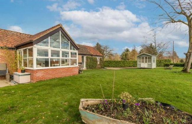 Host Stay Woodfalls Barn - Foto 34