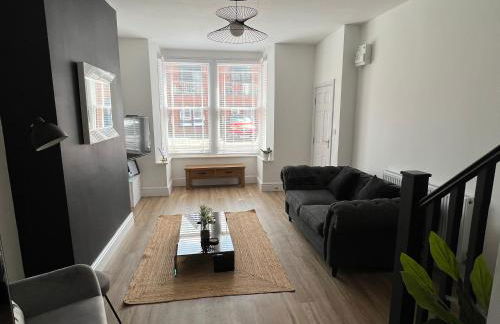 Modern 2 bedroom beach house - Photo 8