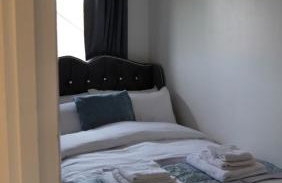 Milton Keynes Luxury Short Stay House with WIFI and Free Parking - Photo 36