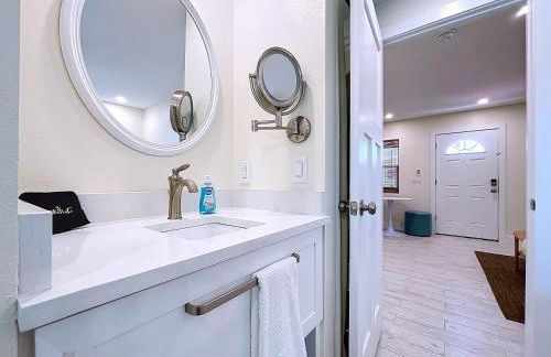 Just Beachy! One bed one bath charmer steps to beach - Photo 13