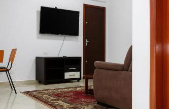 Dois quartos Cozinha completa Wi Fi Self check in com senha Central e perto de tudo a 4,4Km da Rodoviária e 15,4 km do Aeroporto Apartamentos 102 e 302 - Foto 1